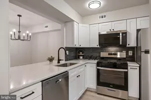 161 Bradford Ct, Mount Laurel, NJ 08054 - Photo 2