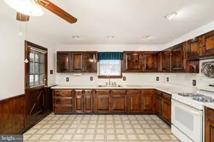 5 Baird Ave, Burlington, NJ 08016 - Photo 6