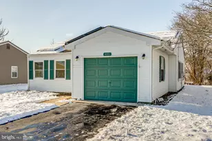 105 Huntington Dr, Southampton, NJ 08088 - Photo 2