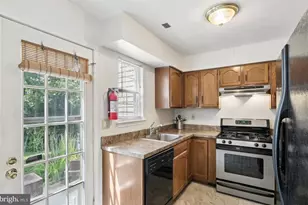 329 Gwynedd Ct, Mount Laurel, NJ 08054 - Photo 8