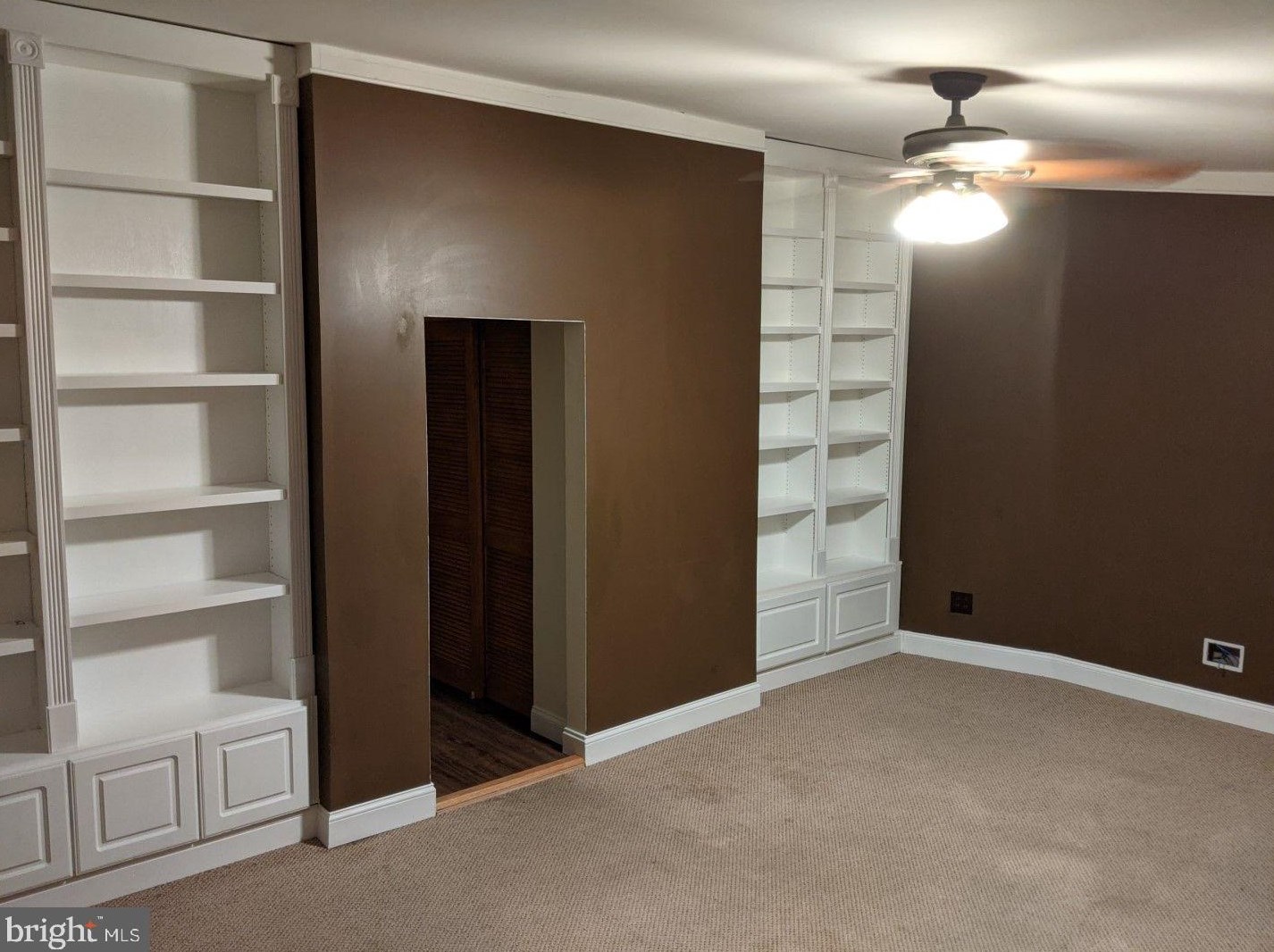 422 Hemlock Ln, Mount Laurel, NJ 08054-2146