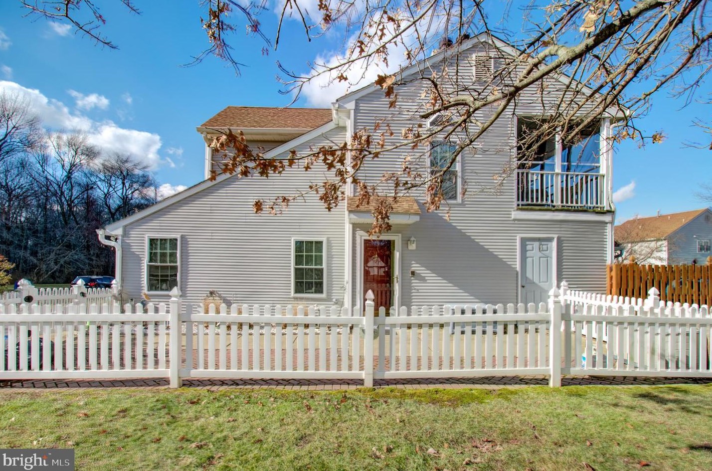 103 Birch Hollow Dr, Chesterfield, NJ 08505-4234