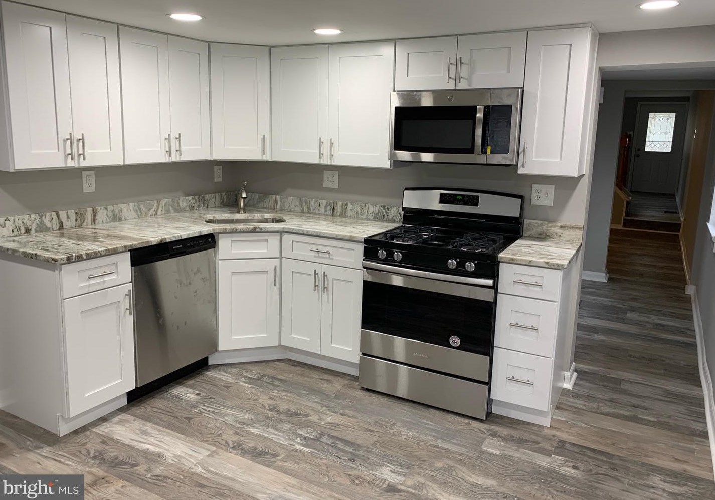 80 Mary St, Chesterfield, NJ 08505-1809