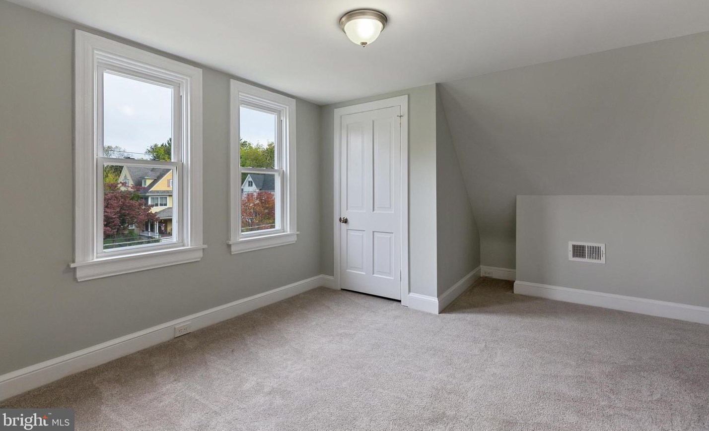 10 Central Ave, Moorestown NJ 08057-3639 exterior