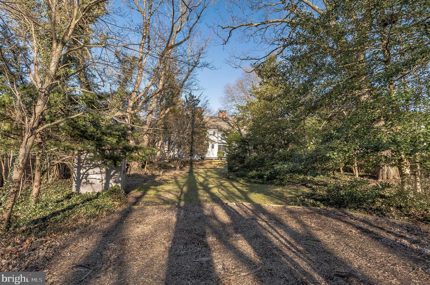 204 Chestnut St, Moorestown NJ 08057-3601 exterior