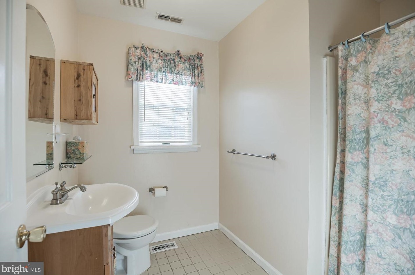 204 Chestnut St, Moorestown NJ 08057-3601 exterior