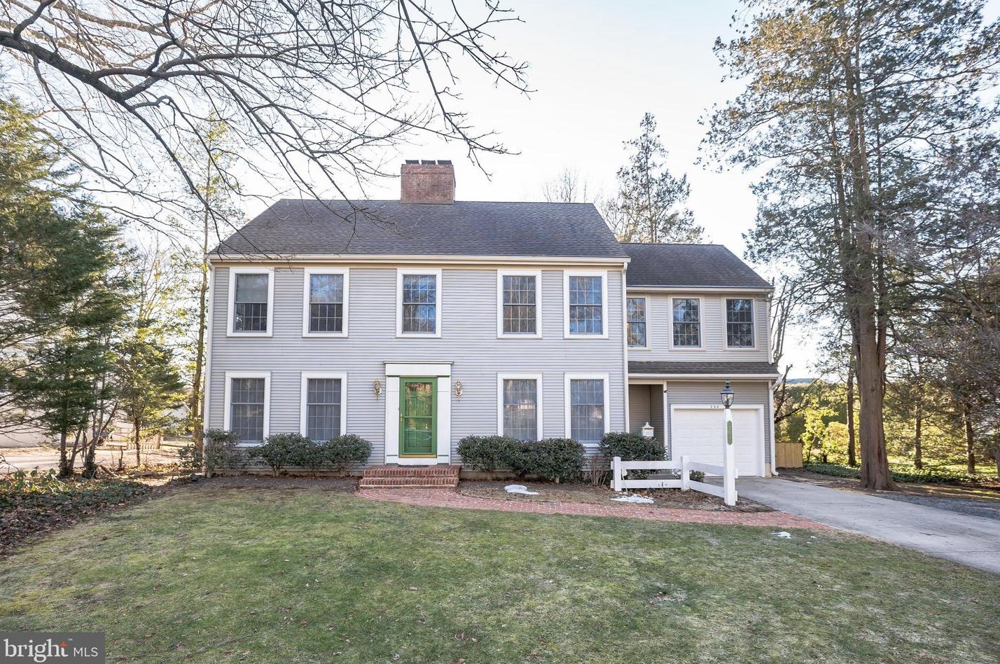 204 Chestnut St, Moorestown NJ 08057-3601 exterior