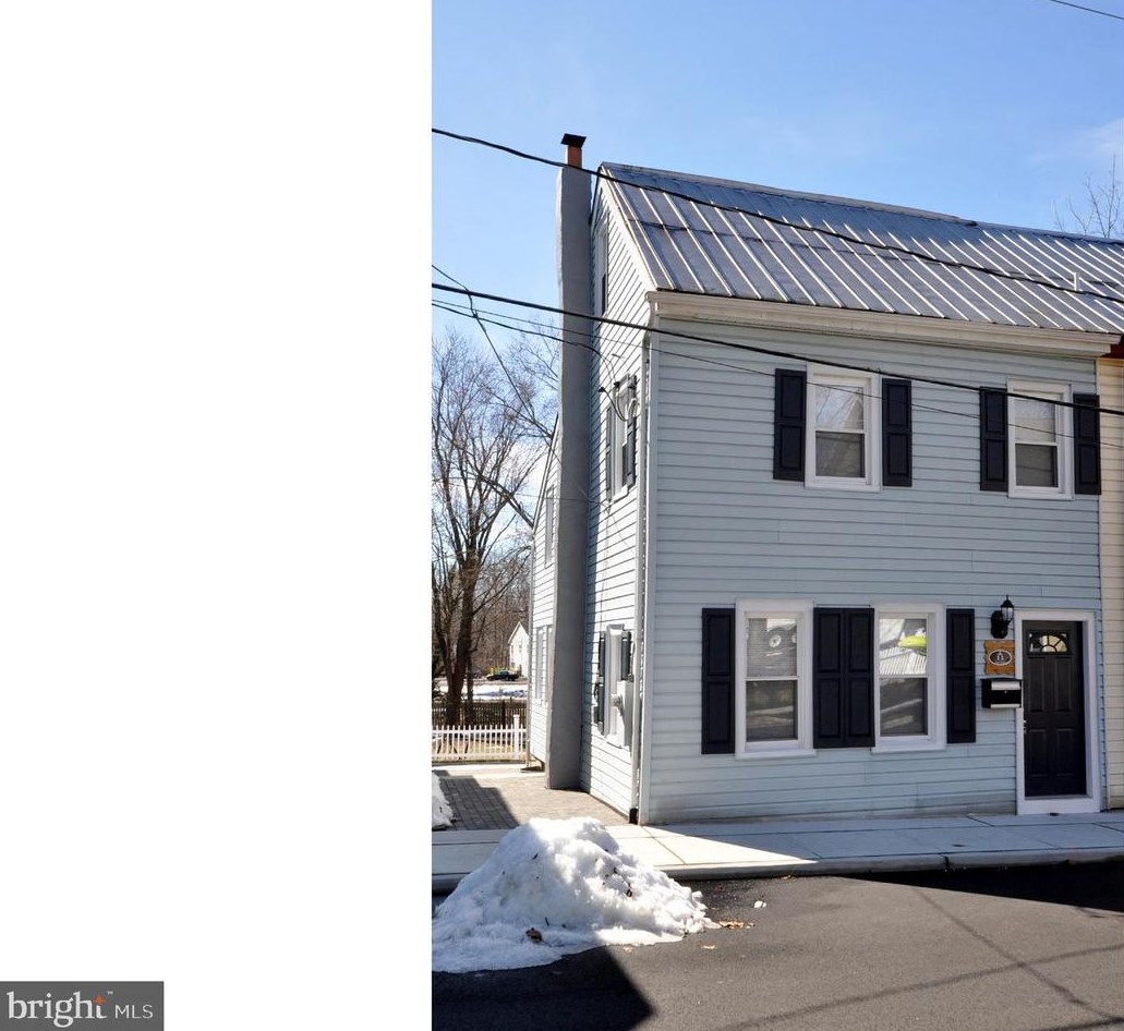 11 Mary St, Pemberton, NJ 08068-1122