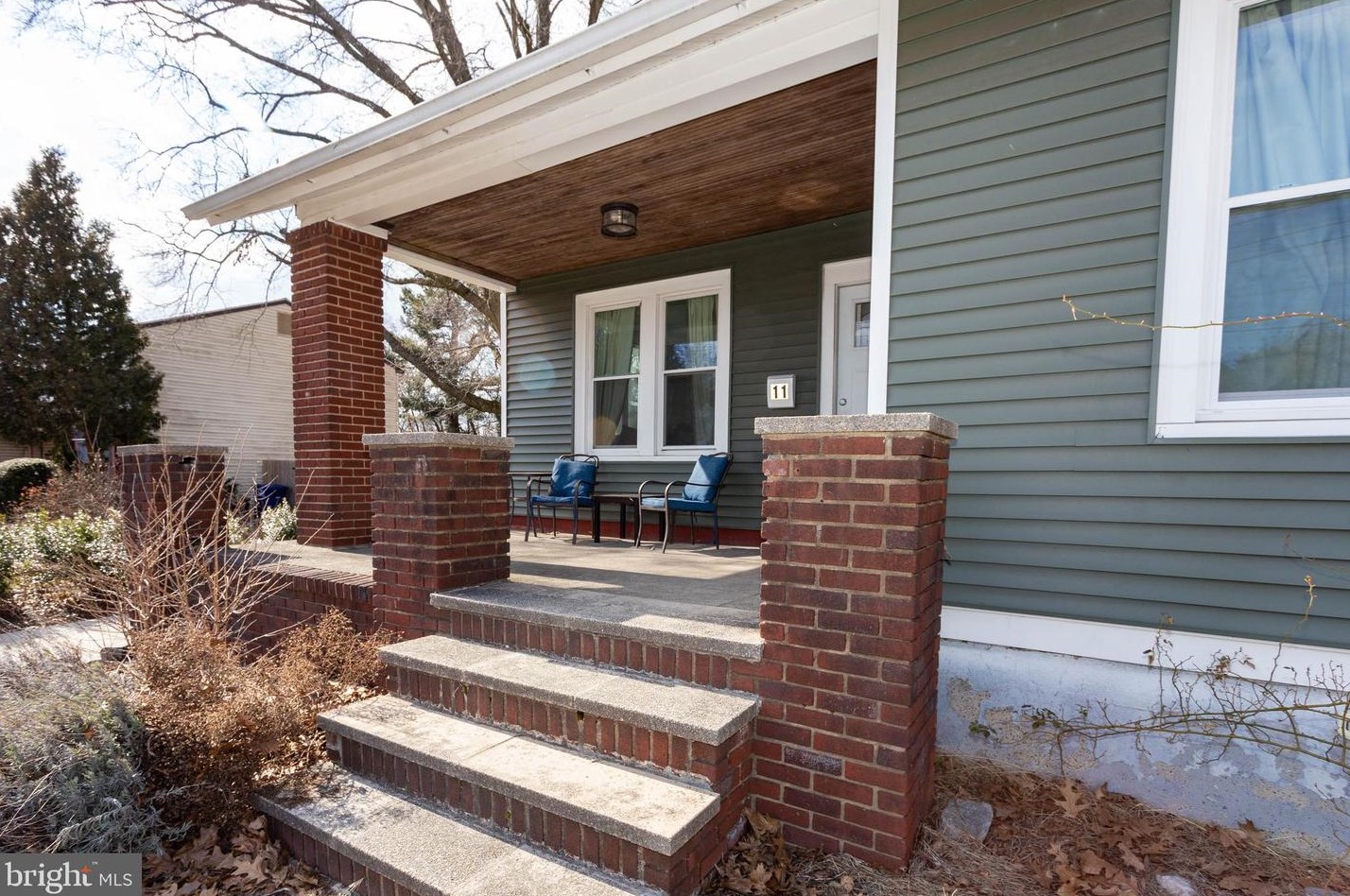 11 New Albany Rd, Moorestown, NJ 08057-1044