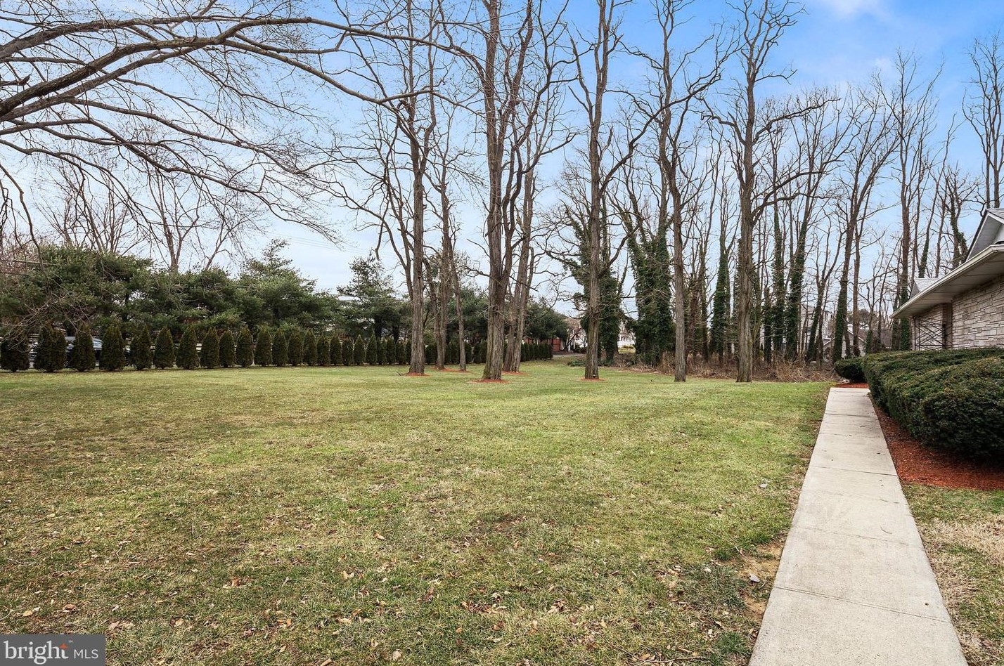 10 Fenton Ln, Chesterfield, NJ 08515-2909
