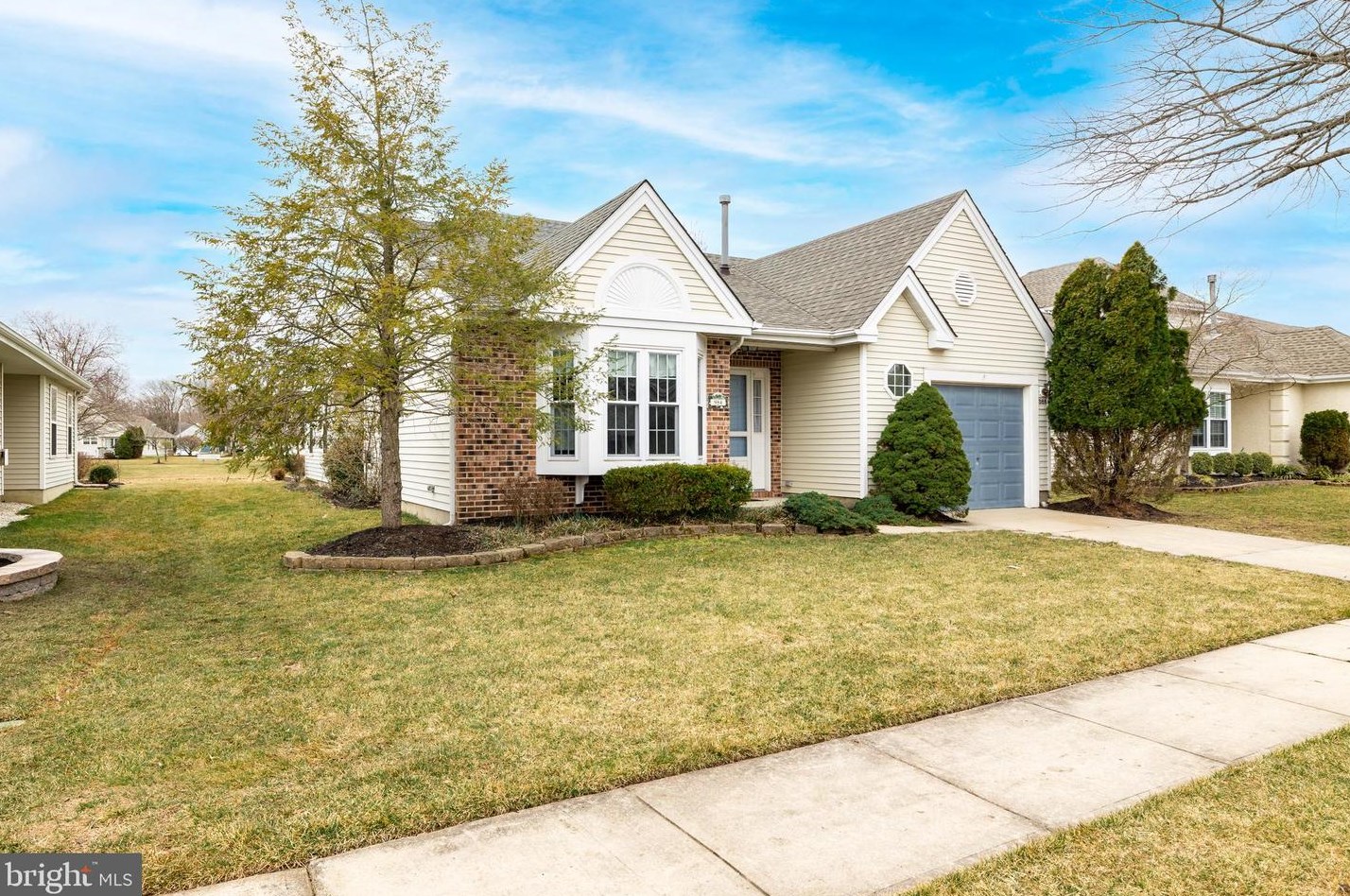 984 Larkspur Pl, Mount Laurel, NJ 08054-4952