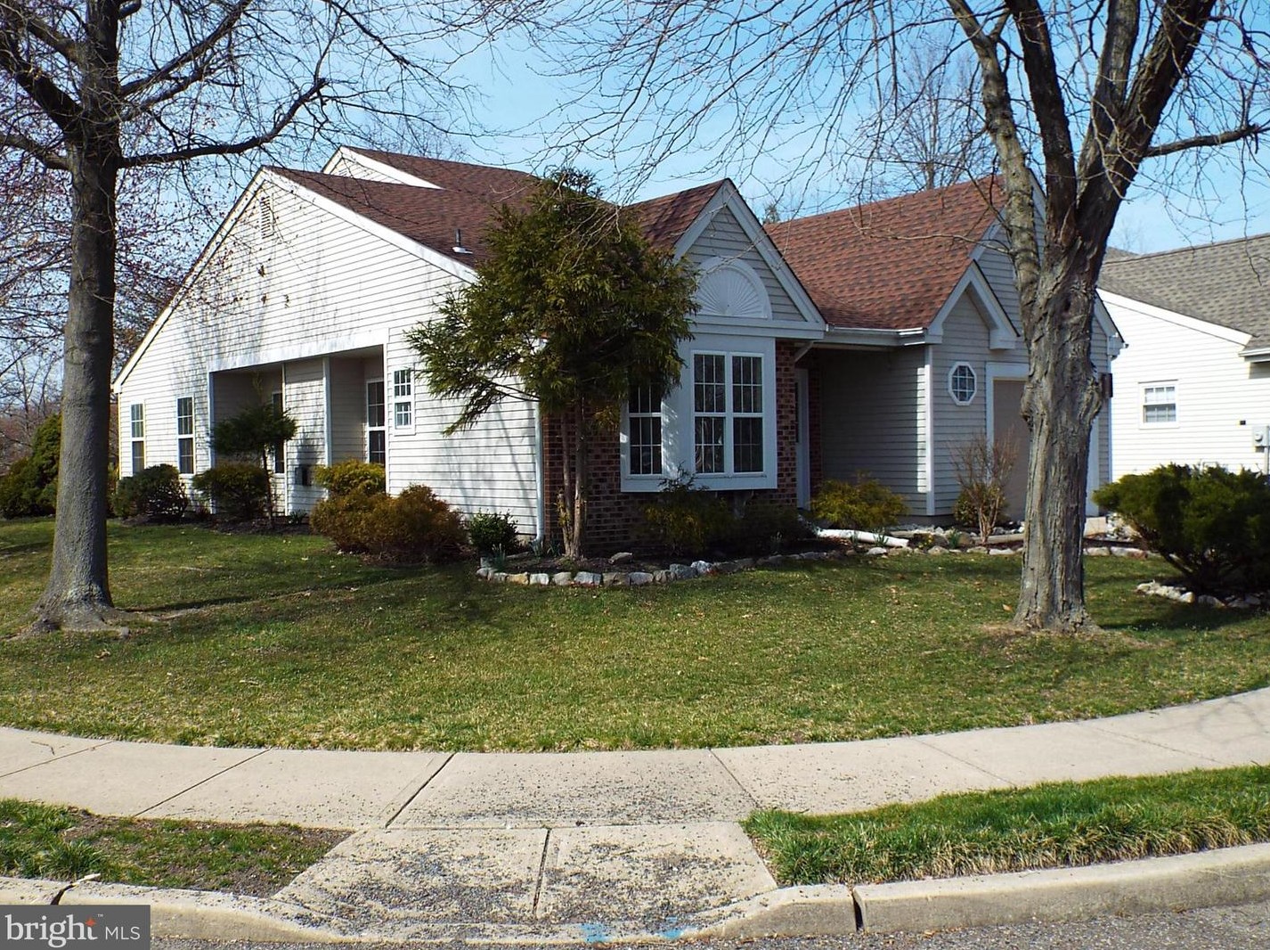 301 Moonseed Pl, Mount Laurel, NJ 08054-4940