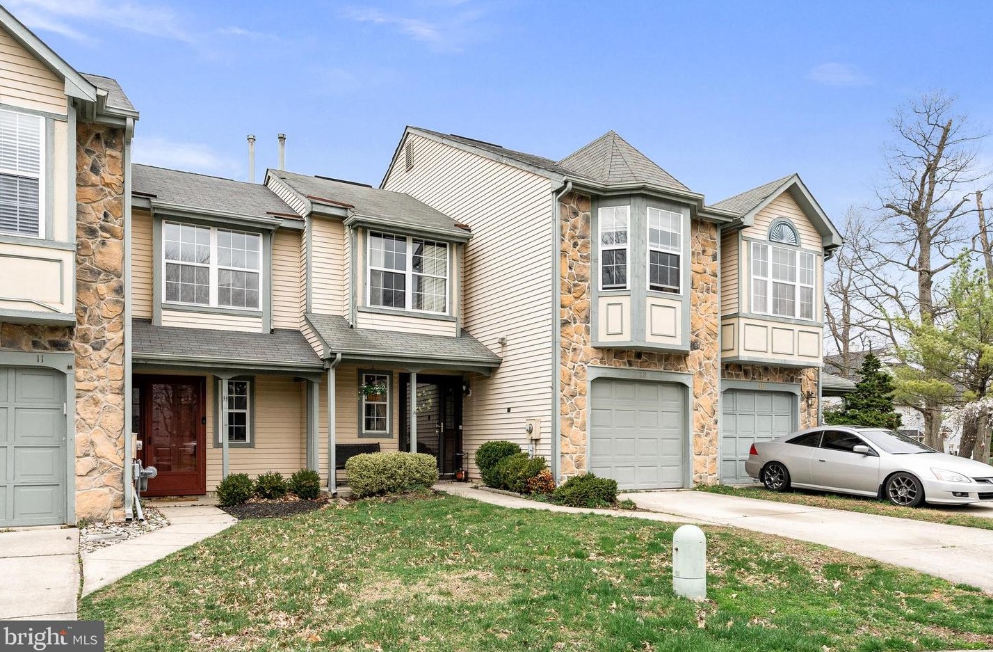 13 Knighton Ln, Mount Laurel, NJ 08054-2683