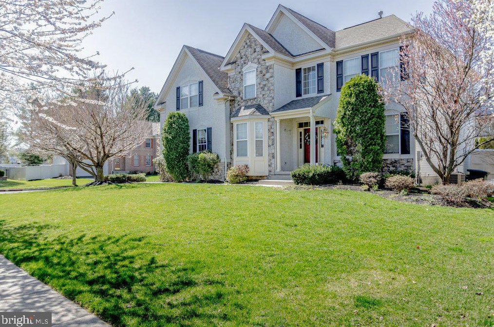 2 Castleton Ln, Moorestown, NJ 08057-3085