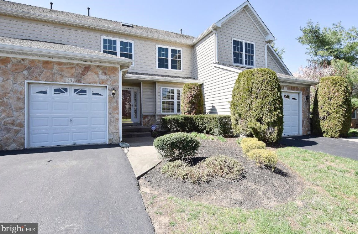 45 Hogan Way, Moorestown, NJ 08057-3869