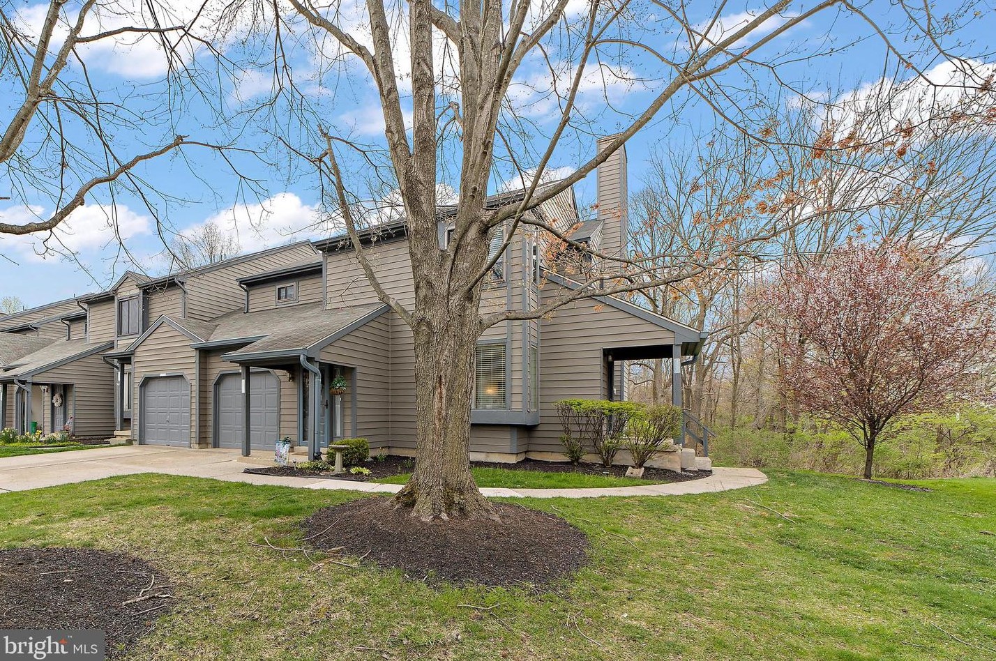 3207 Chadbury Rd, Mount Laurel, NJ 08054-4250