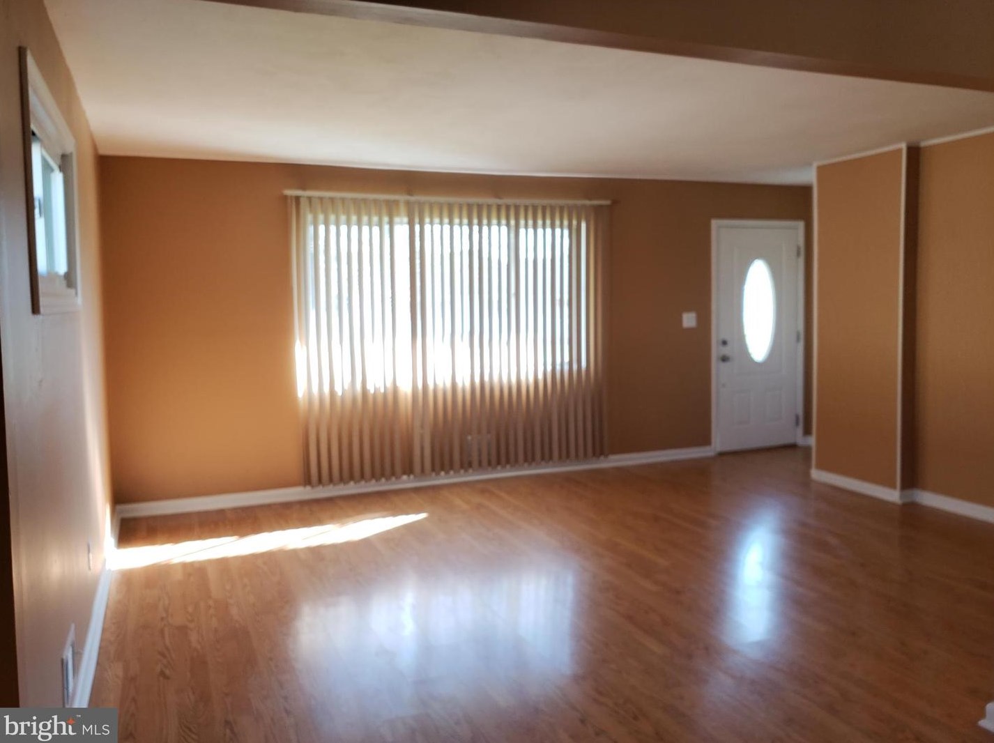 20 Greenwood Dr, Chesterfield, NJ 08505-2720