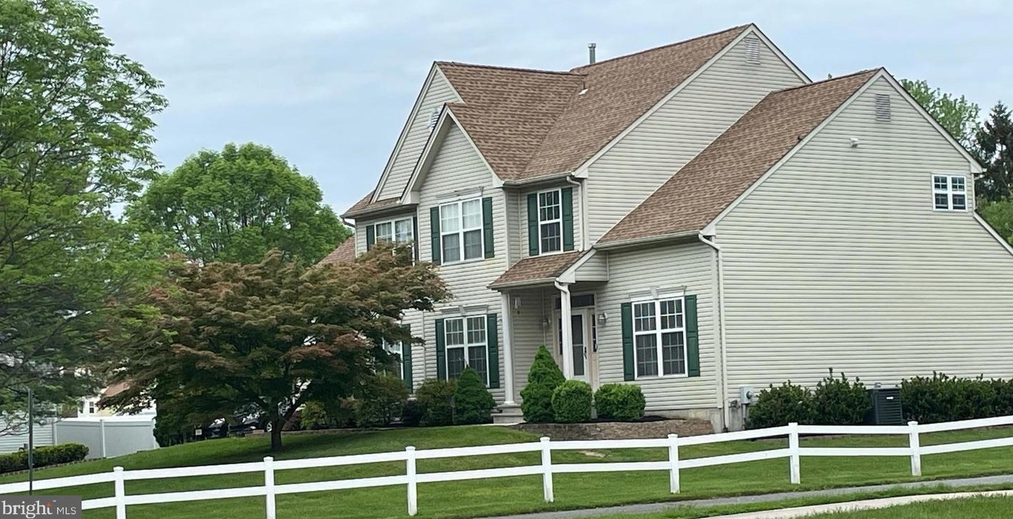 165 Memorial Ln, Mount Laurel, NJ 08054-2026