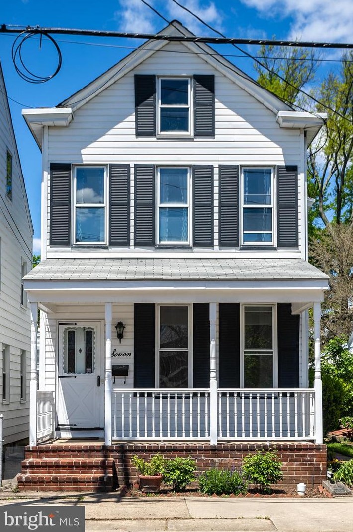 7 Elizabeth St, Chesterfield, NJ 08505-1825