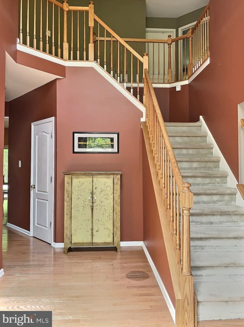 73 Creekwood Dr, Chesterfield, NJ 08505-4802