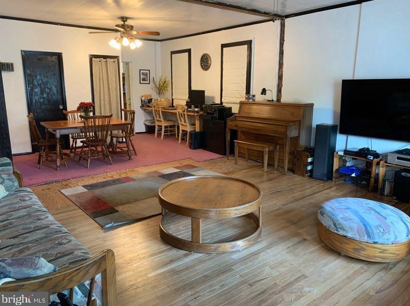 31 Elizabeth St, Chesterfield, NJ 08505-1825