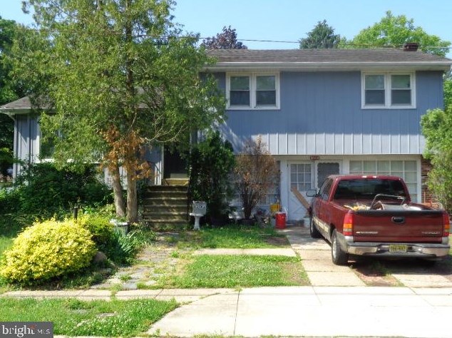 203 Colonial Rd, Beverly, NJ 08010