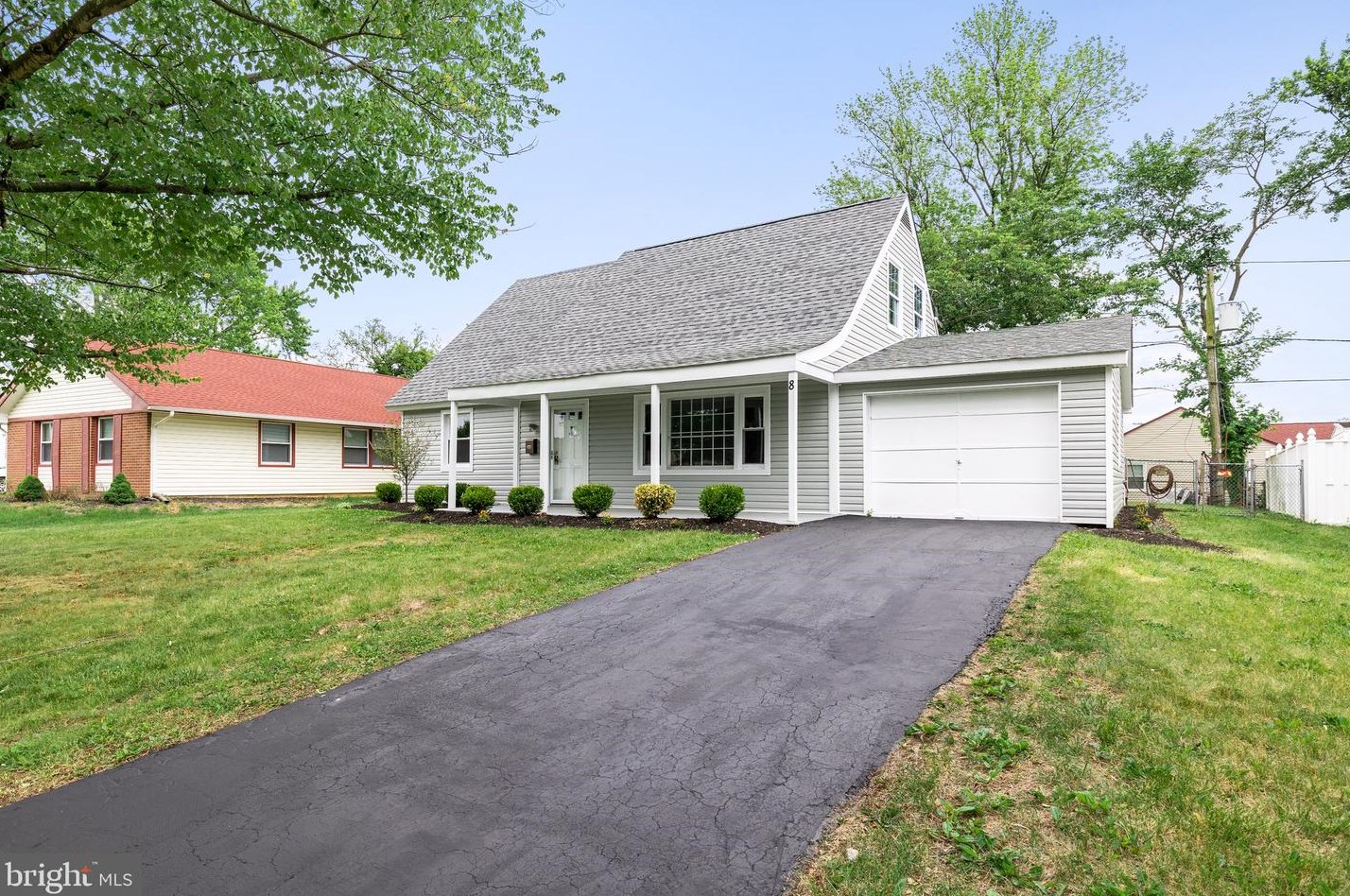 8 Hepburn Ln, Willingboro, NJ 08046