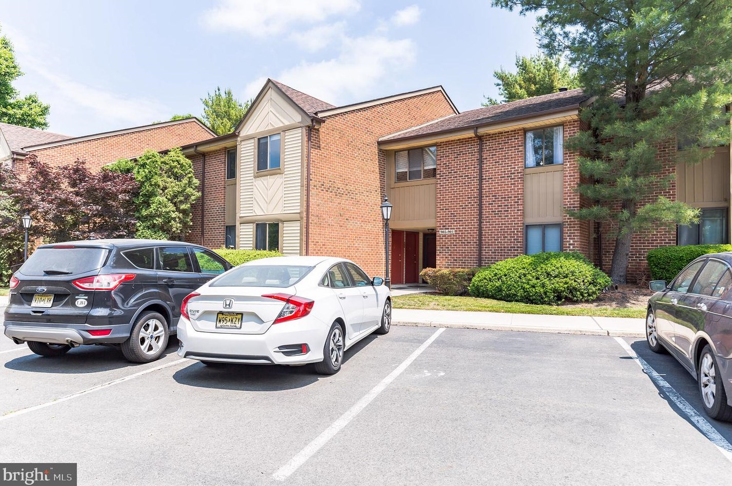 904 Cypress Point Cir, Mount Laurel, NJ 08054