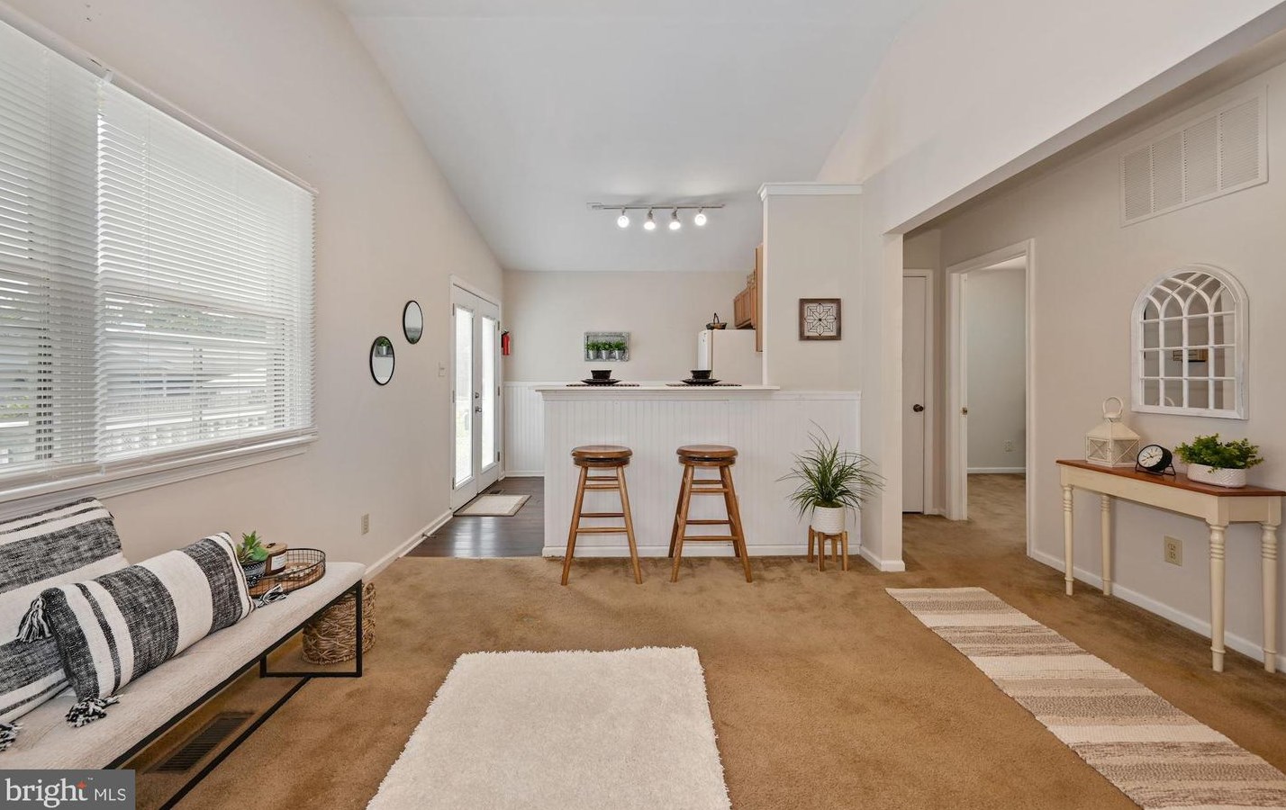 54 Villa Ave, Moorestown, NJ 08057
