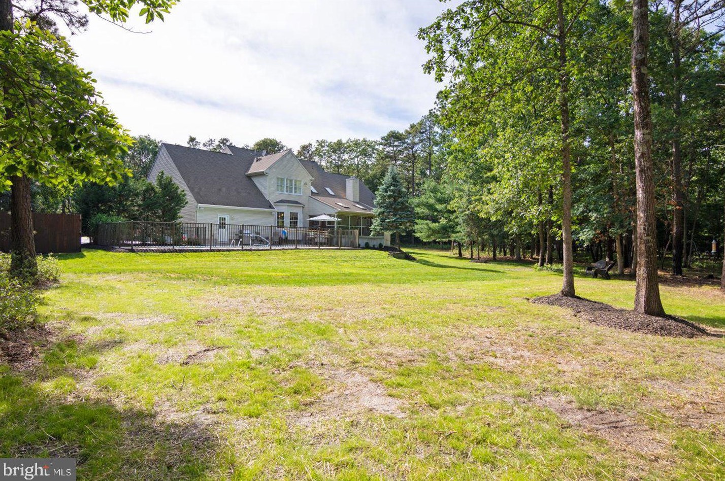 22 Magnolia Ct, Medford NJ  08055-8181 exterior