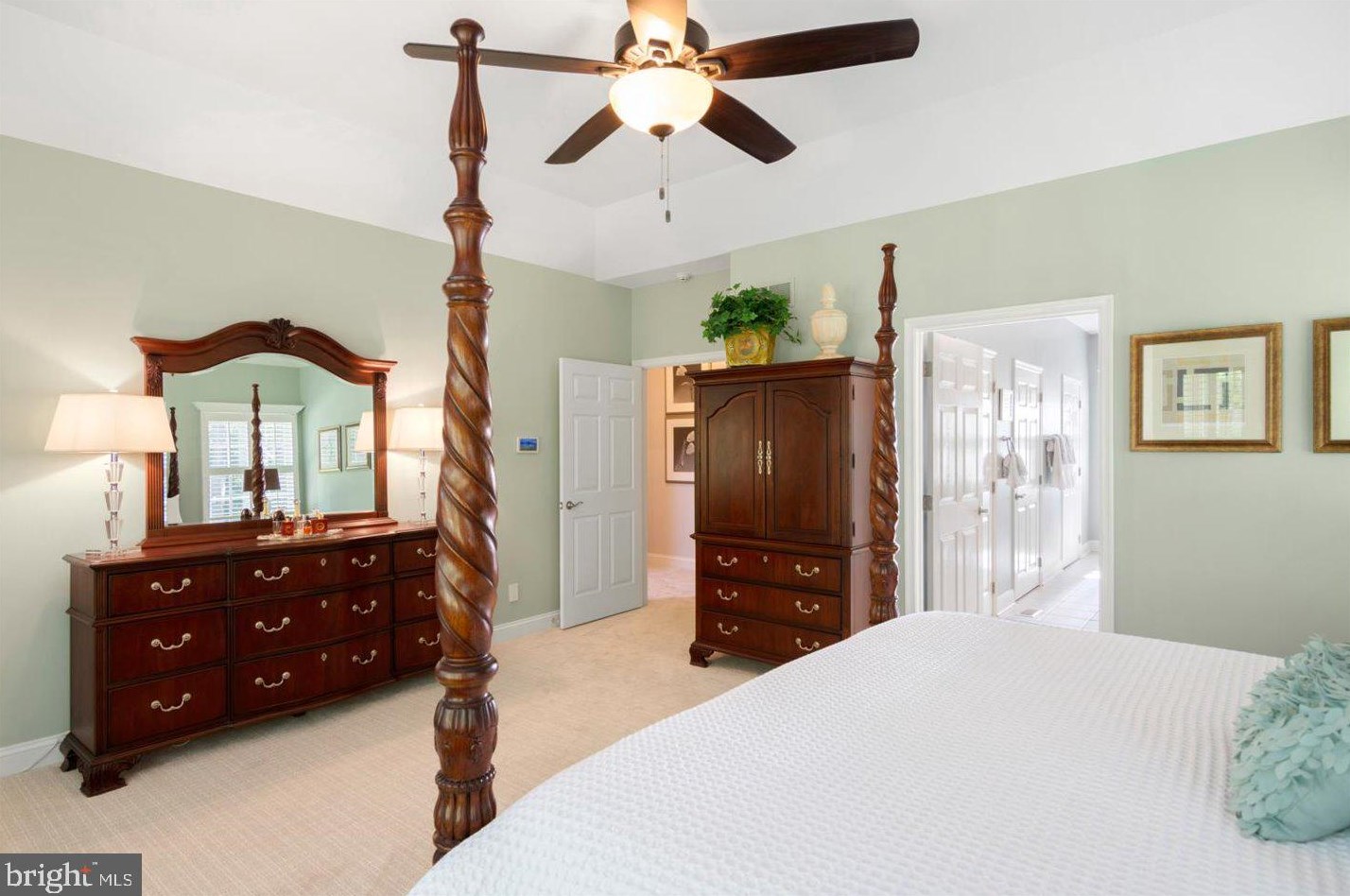 22 Magnolia Ct, Medford NJ  08055-8181 exterior