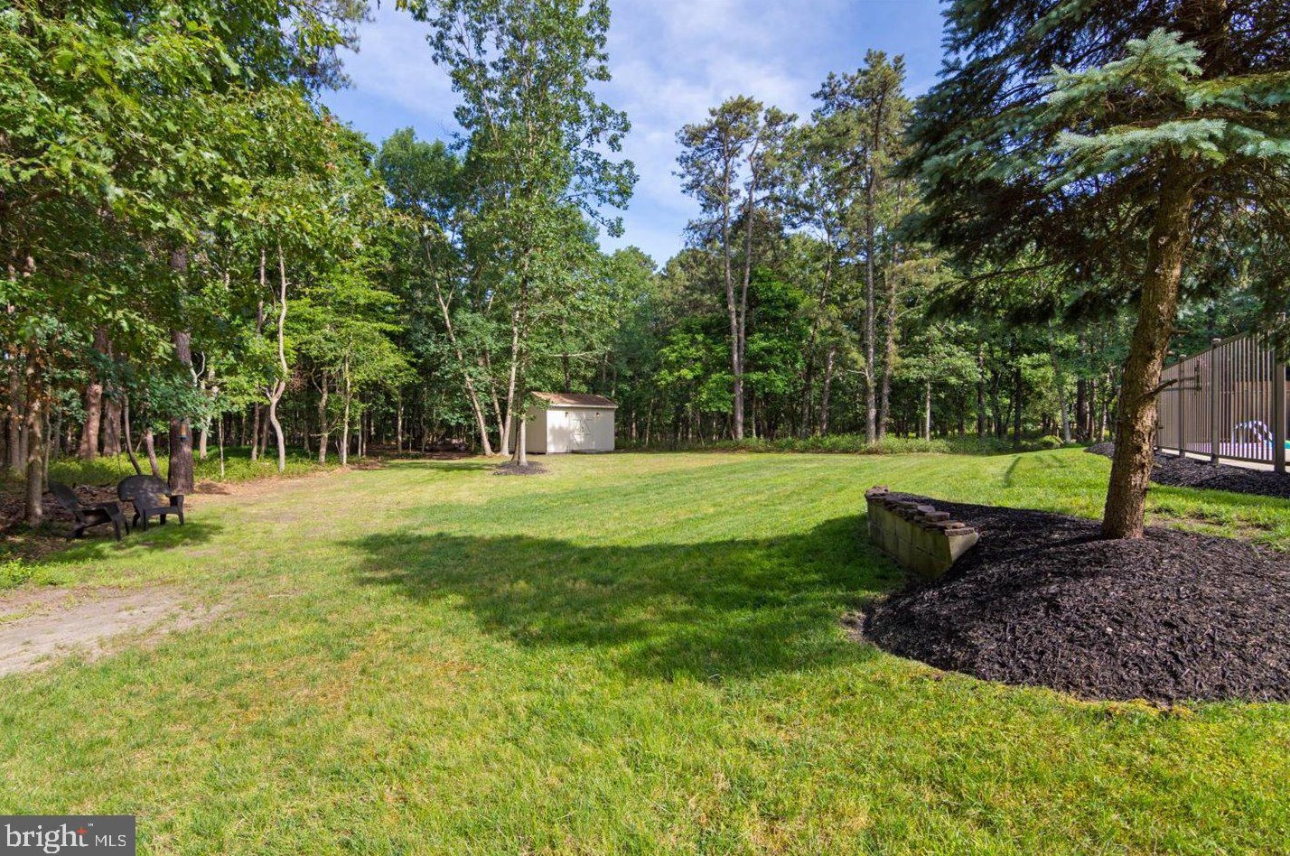 22 Magnolia Ct, Medford NJ  08055-8181 exterior