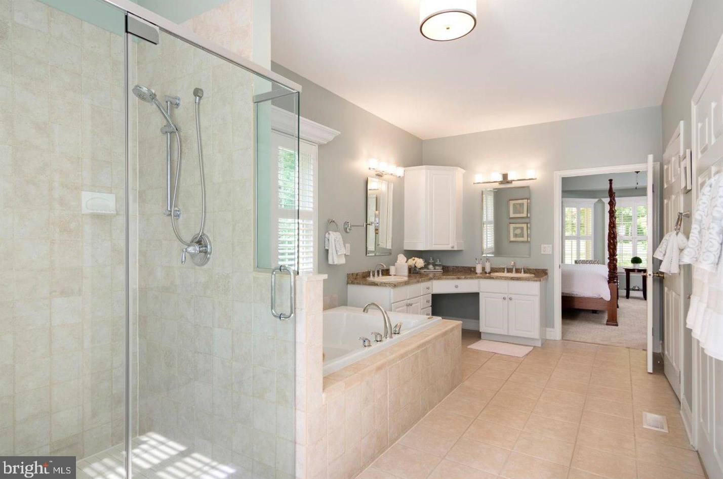 22 Magnolia Ct, Medford NJ  08055-8181 exterior