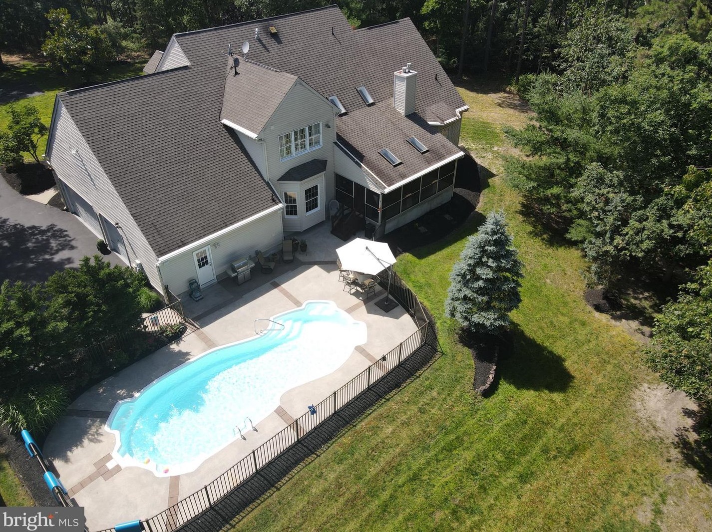 22 Magnolia Ct, Medford NJ  08055-8181 exterior