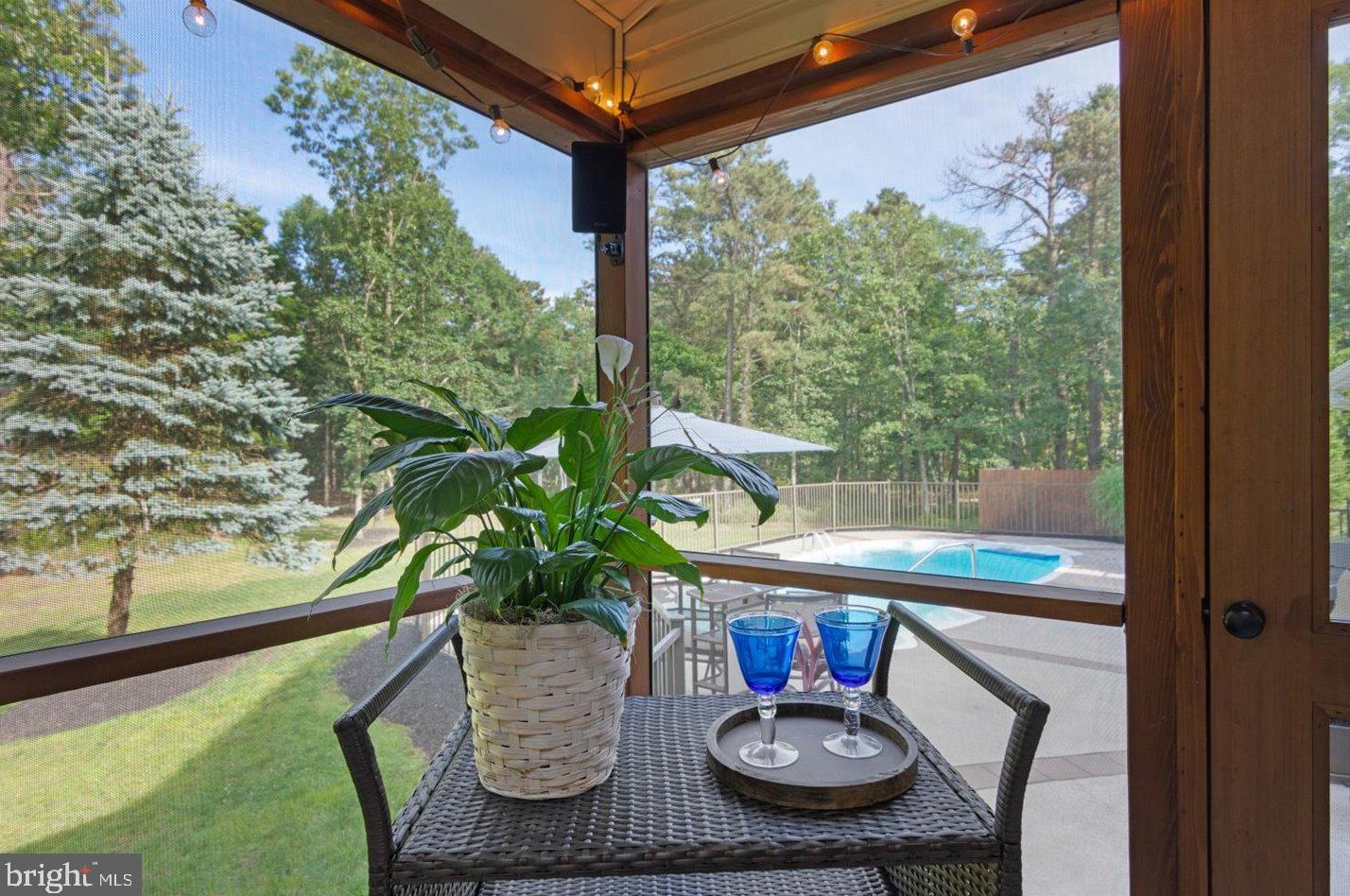 22 Magnolia Ct, Medford NJ  08055-8181 exterior