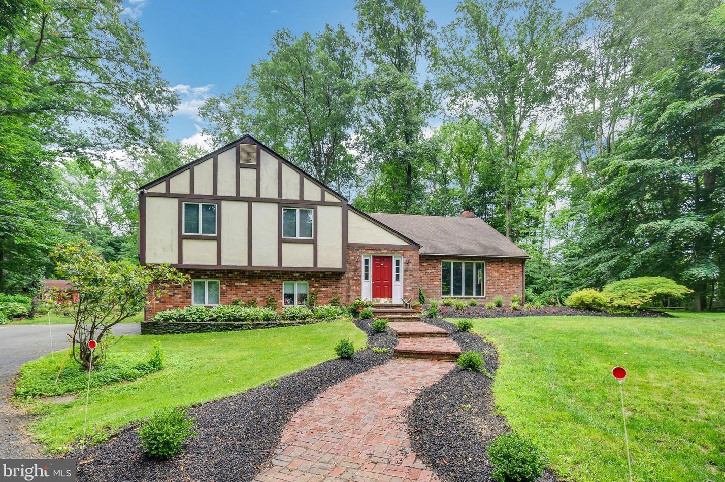 112 Gilbert Rd, Chesterfield, NJ 08505-4003