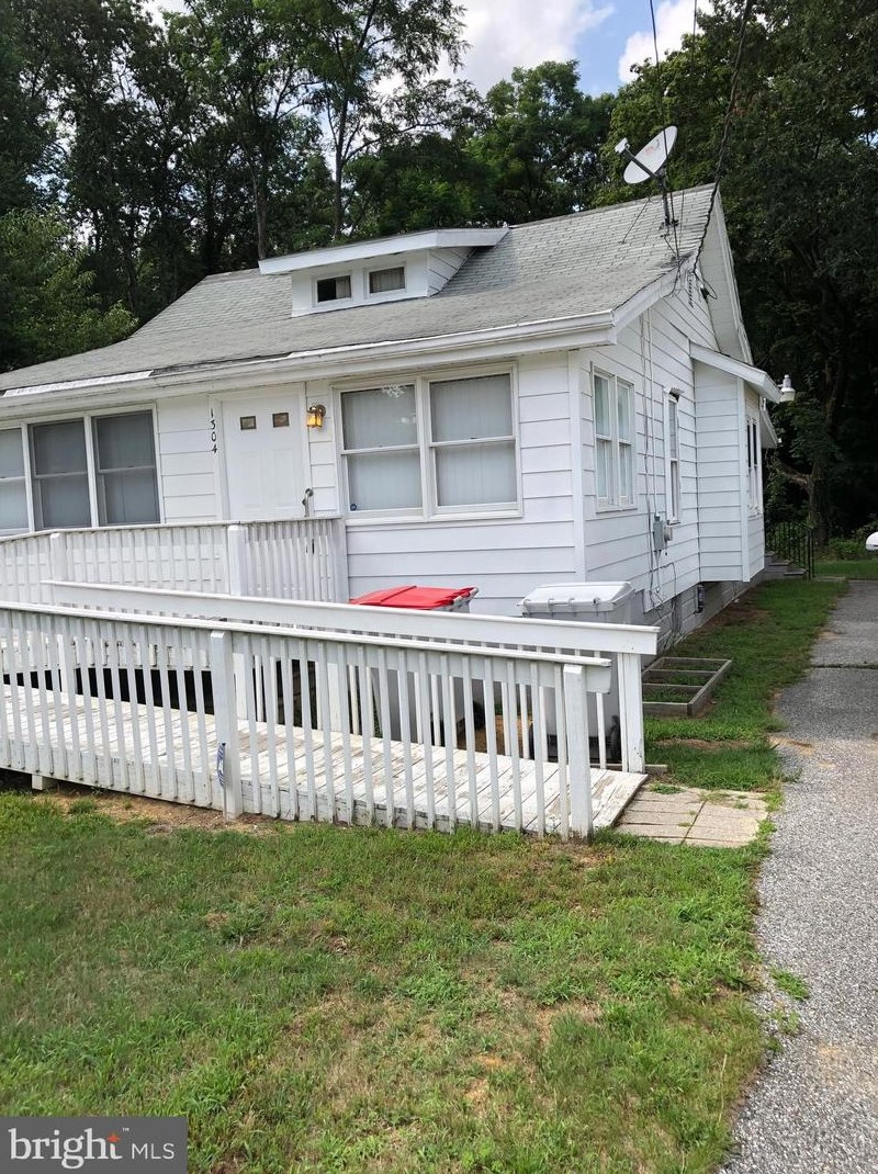 1304 Garrison Rd, Vineland, NJ 08360-6906