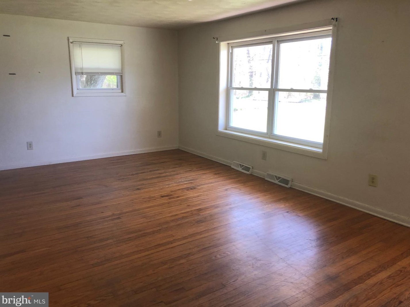864 Columbia Ave, Newfield, NJ 08344