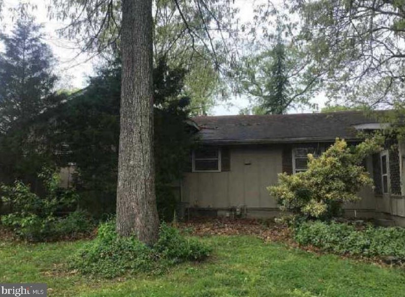 1283 Paterson Dr, Vineland, NJ 08361-6657
