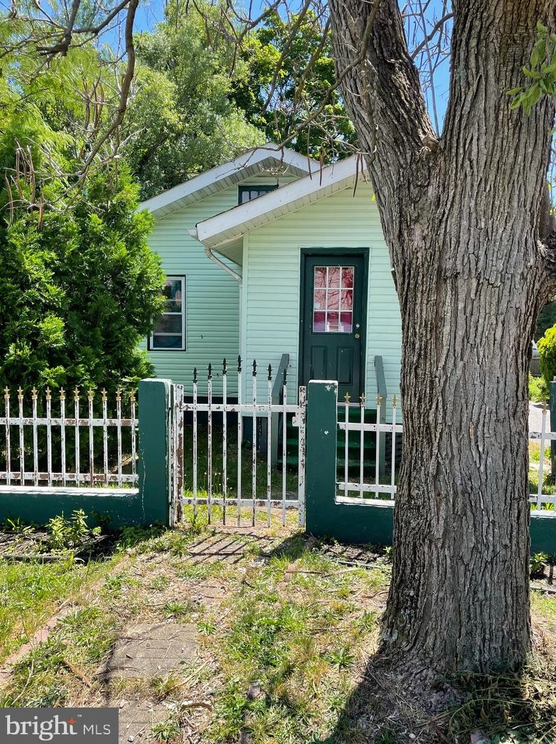 511 N 2nd St, Vineland, NJ 08360