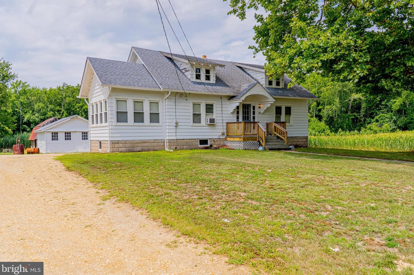 157 Main St, Thompson Beach, NJ 08324