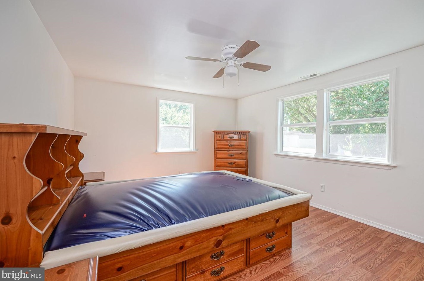 12 Hilton Ave, Stow Creek Twp NJ  08302-3542 exterior