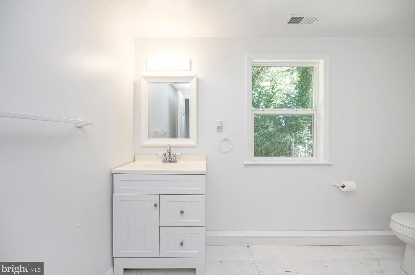 12 Hilton Ave, Stow Creek Twp NJ  08302-3542 exterior