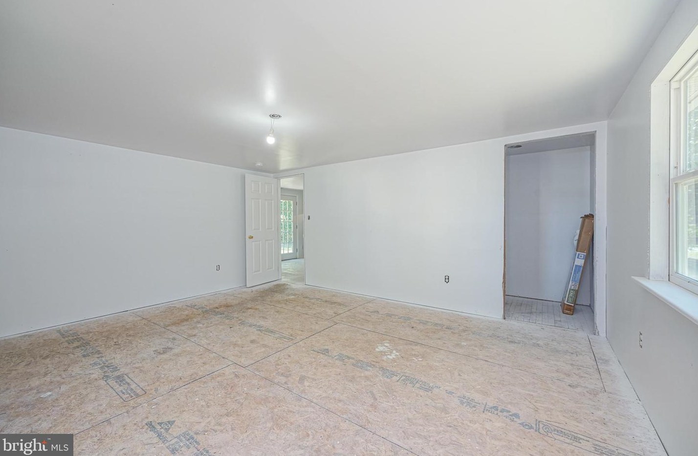 12 Hilton Ave, Stow Creek Twp NJ  08302-3542 exterior