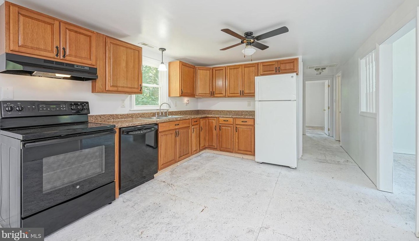 12 Hilton Ave, Stow Creek Twp, NJ 08302