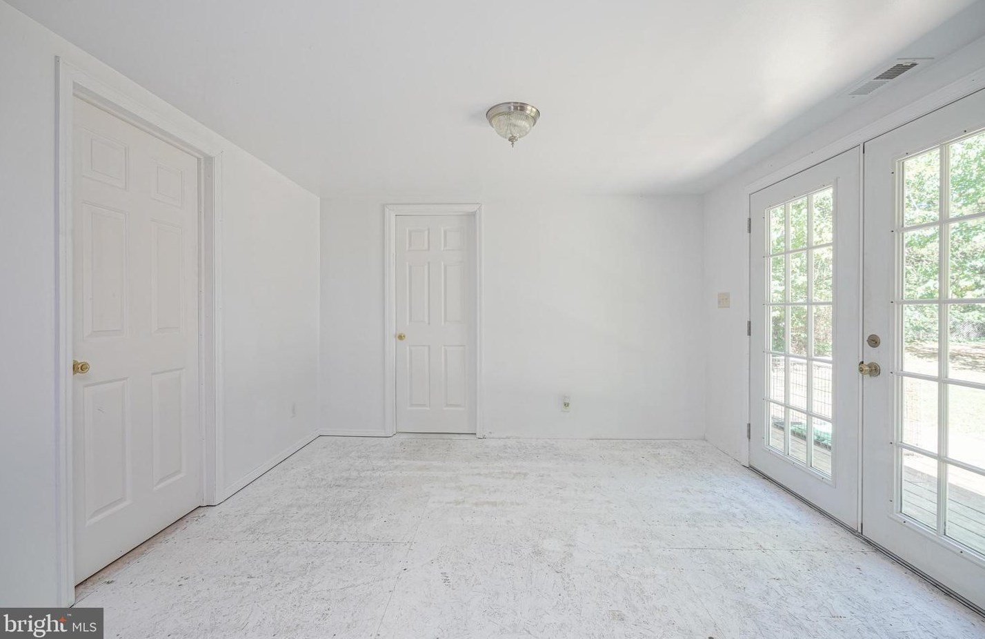 12 Hilton Ave, Stow Creek Twp NJ  08302-3542 exterior