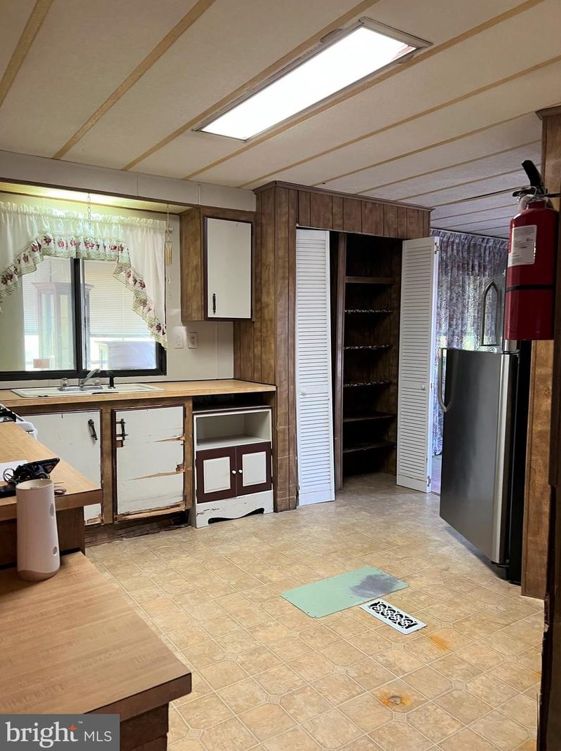 17 Jfk Blvd, Millville NJ  08332-4409 exterior