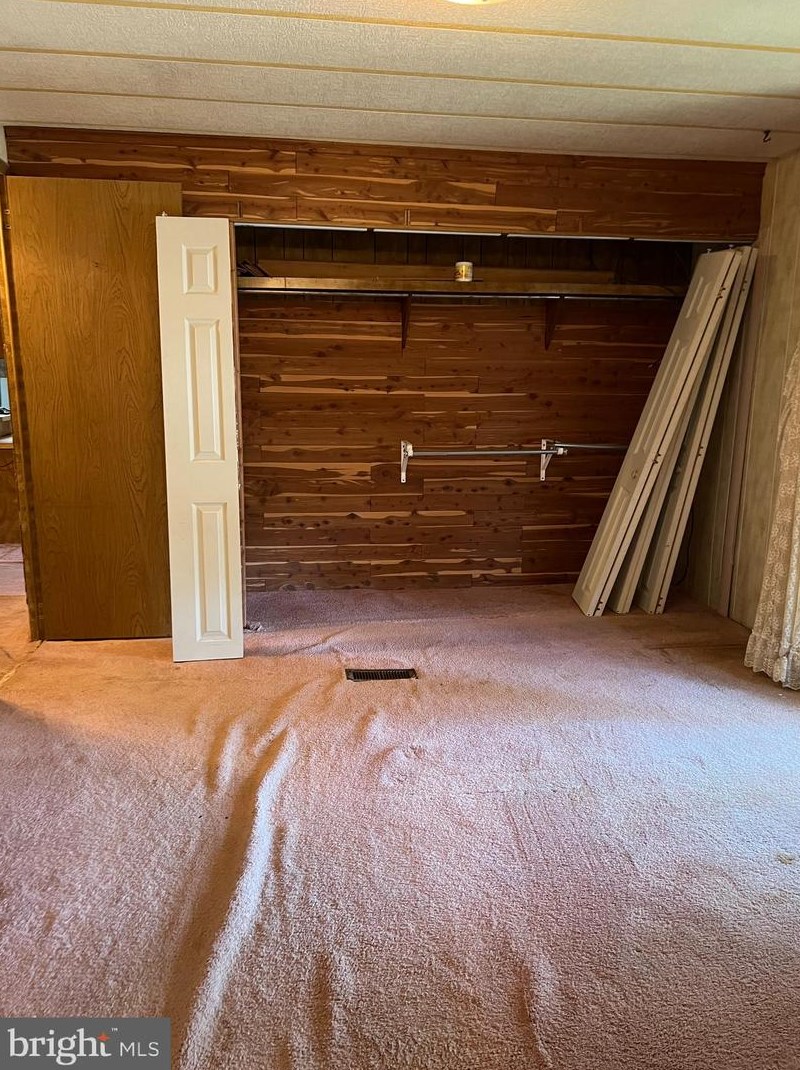 17 Jfk Blvd, Millville NJ  08332-4409 exterior