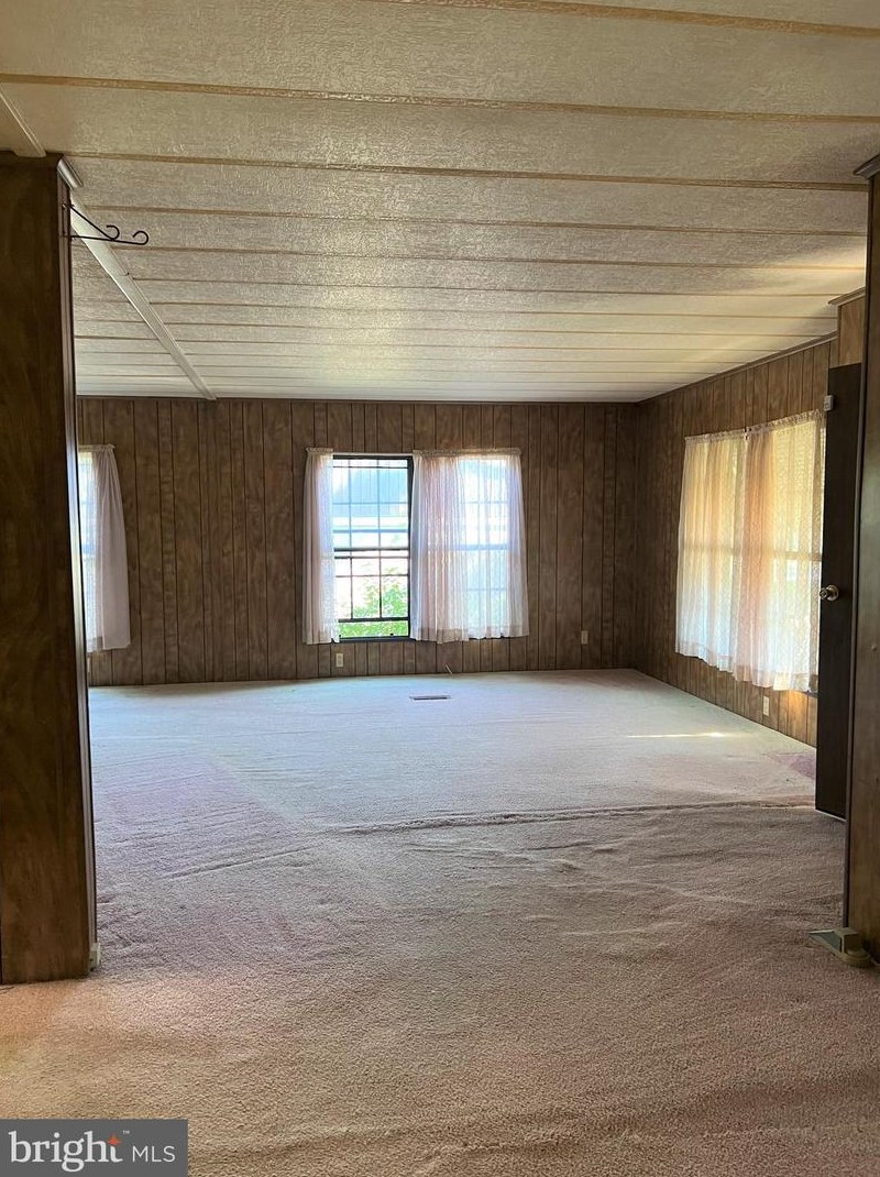 17 Jfk Blvd, Millville NJ  08332-4409 exterior