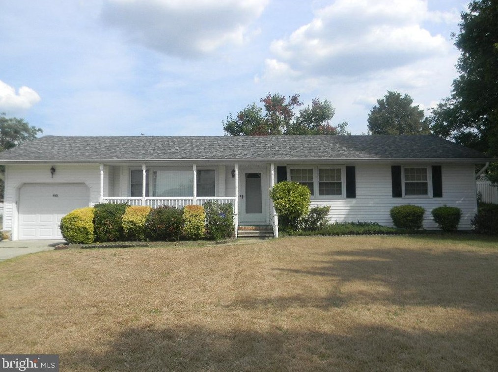 965 Owle St, Vineland, NJ 08361-6049